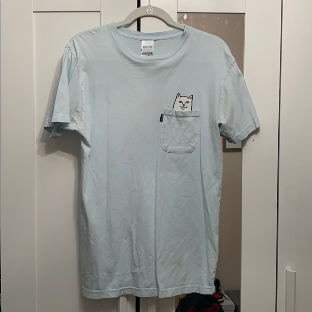 Unisex tee shirt only wore once